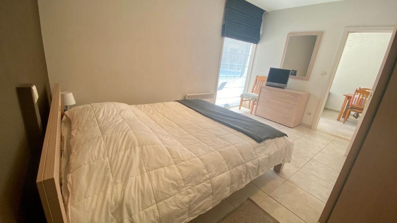 Deluxe Apartment With Shared Pool أوستيند المظهر الخارجي الصورة