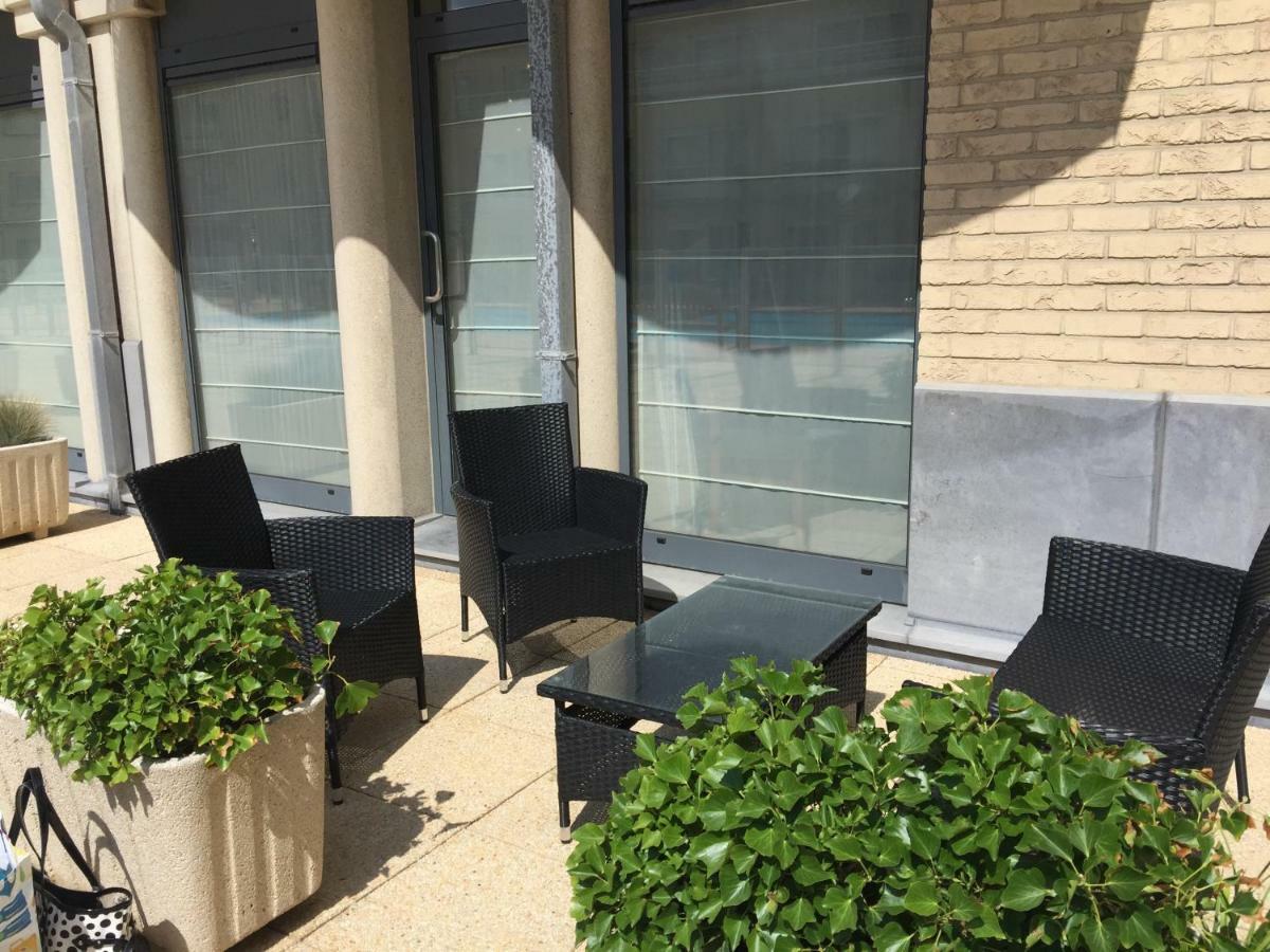 Deluxe Apartment With Shared Pool أوستيند المظهر الخارجي الصورة