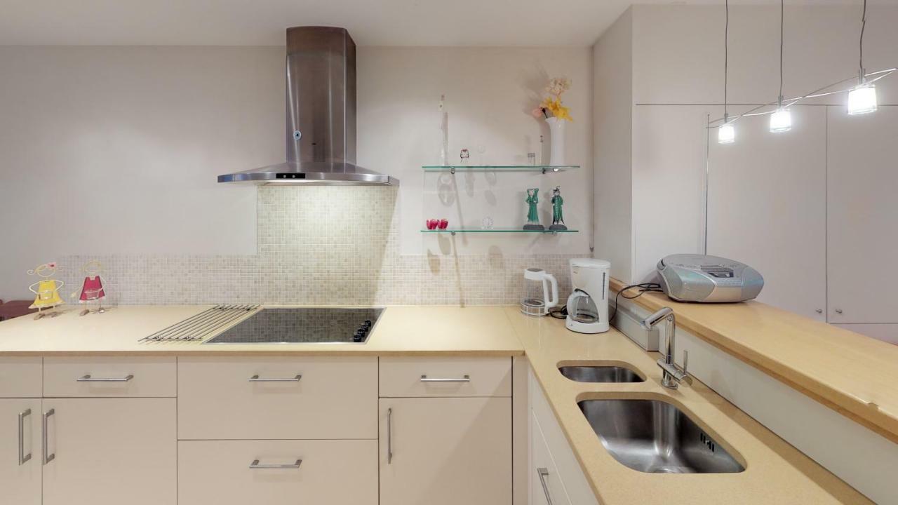 Deluxe Apartment With Shared Pool أوستيند المظهر الخارجي الصورة